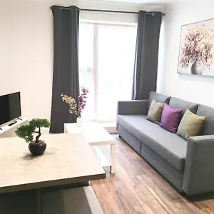  Apartment Luxury Near Centre, Near Train Station, E1