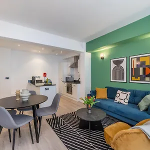 Kula - Tower Bridge Apartment